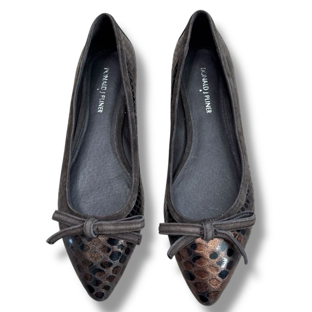 Donald J Pliner Beth Flats 8.5M Bronze Reptile Pointed Quiet Luxury Style